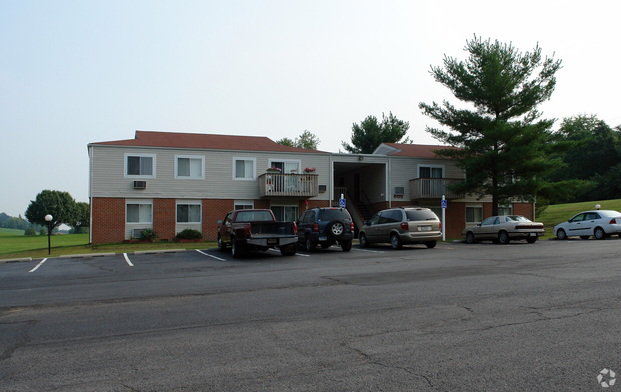 Foto del edificio - Quaker Creek Apartments