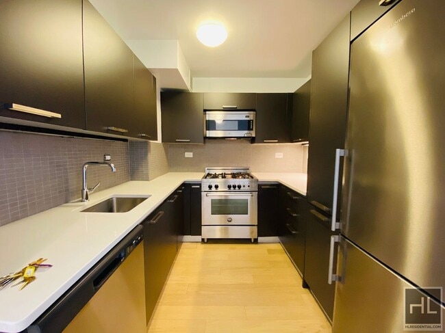 Building Photo - East 39th Street