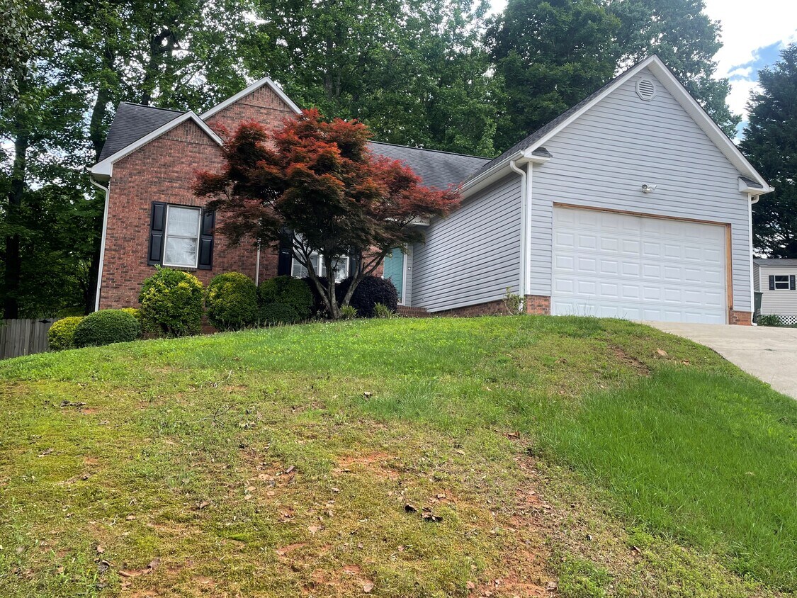 Primary Photo - 2521 Laver Ct