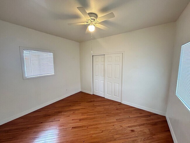 Foto del edificio - Historic District 2 bed 1 bath & Large Storage Unit near Friendship Garden of PHX
