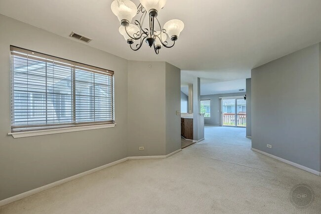 Building Photo - 1136 Cambria Ln S