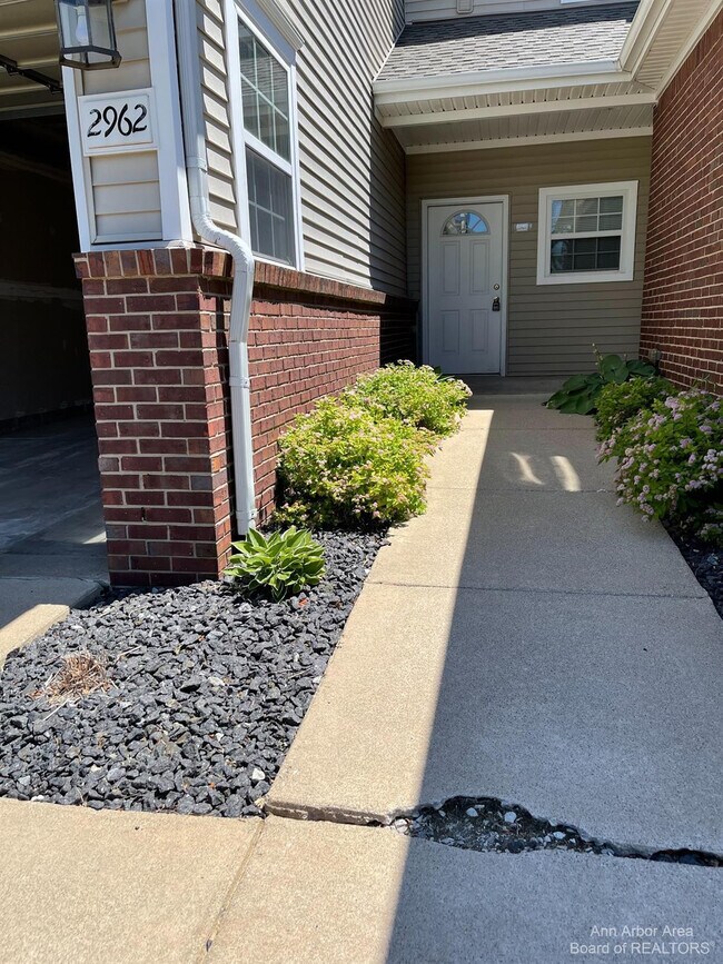 Foto del edificio - 2962 Hunley Dr