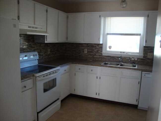 Foto del edificio - Four Bedroom Oakland Adjacent