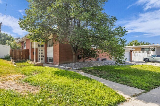 Foto del edificio - 3876 S Lee Maur St