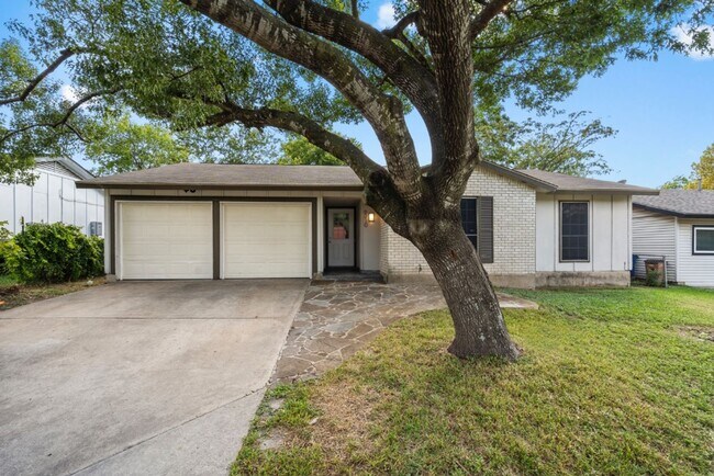 Building Photo - 6310 Shadow Bnd, Austin, Texas 78745