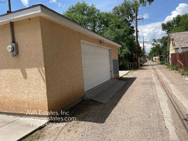 2718 Poplar St, Pueblo, CO 81004 House Rental in Pueblo, CO