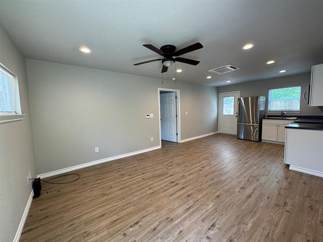 Foto del edificio - 320 W 6th St