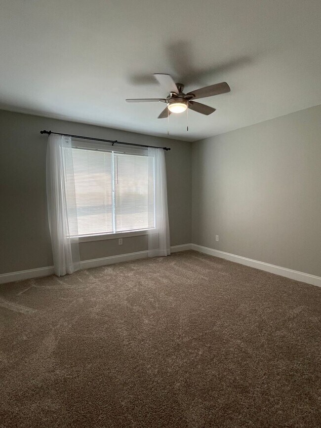 Building Photo - Mount Pleasant Condo MINUTES from IOP!