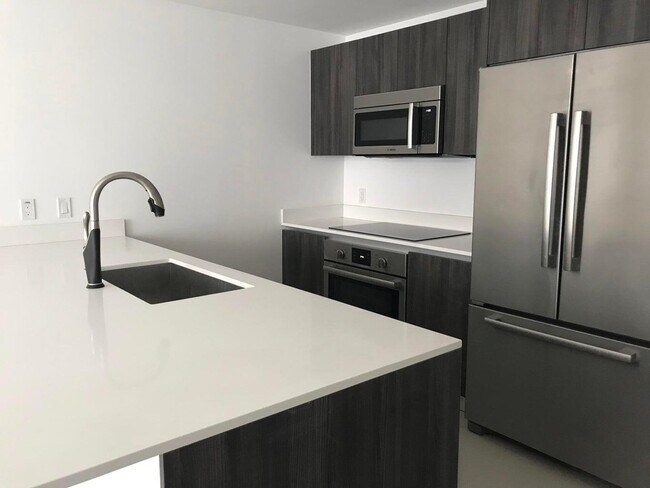 Foto del edificio - 488 NE 18th St