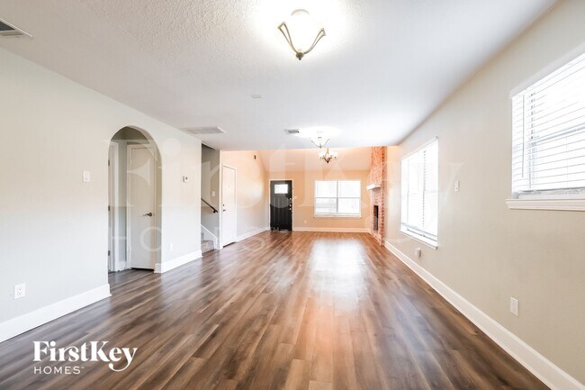 Foto del edificio - 22826 Provincial Blvd