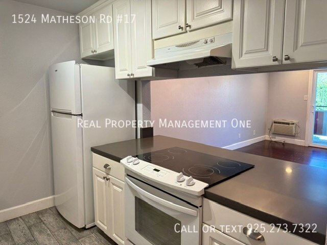 Primary Photo - Updated 2 Bed, 1 Bath Condo in Great Conco...