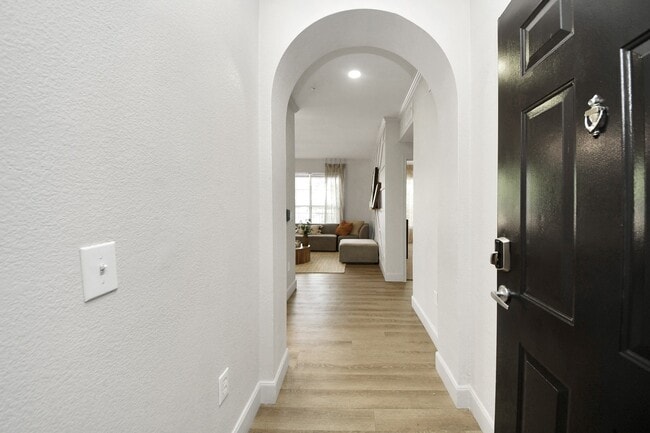 Building Photo - 3003 Memorial Ct