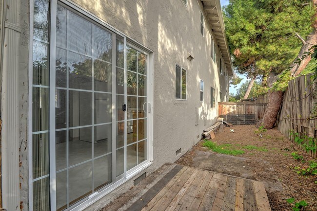 Building Photo - 818 Reinert