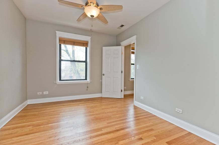 Foto principal - 2 bedroom in Chicago IL 60618
