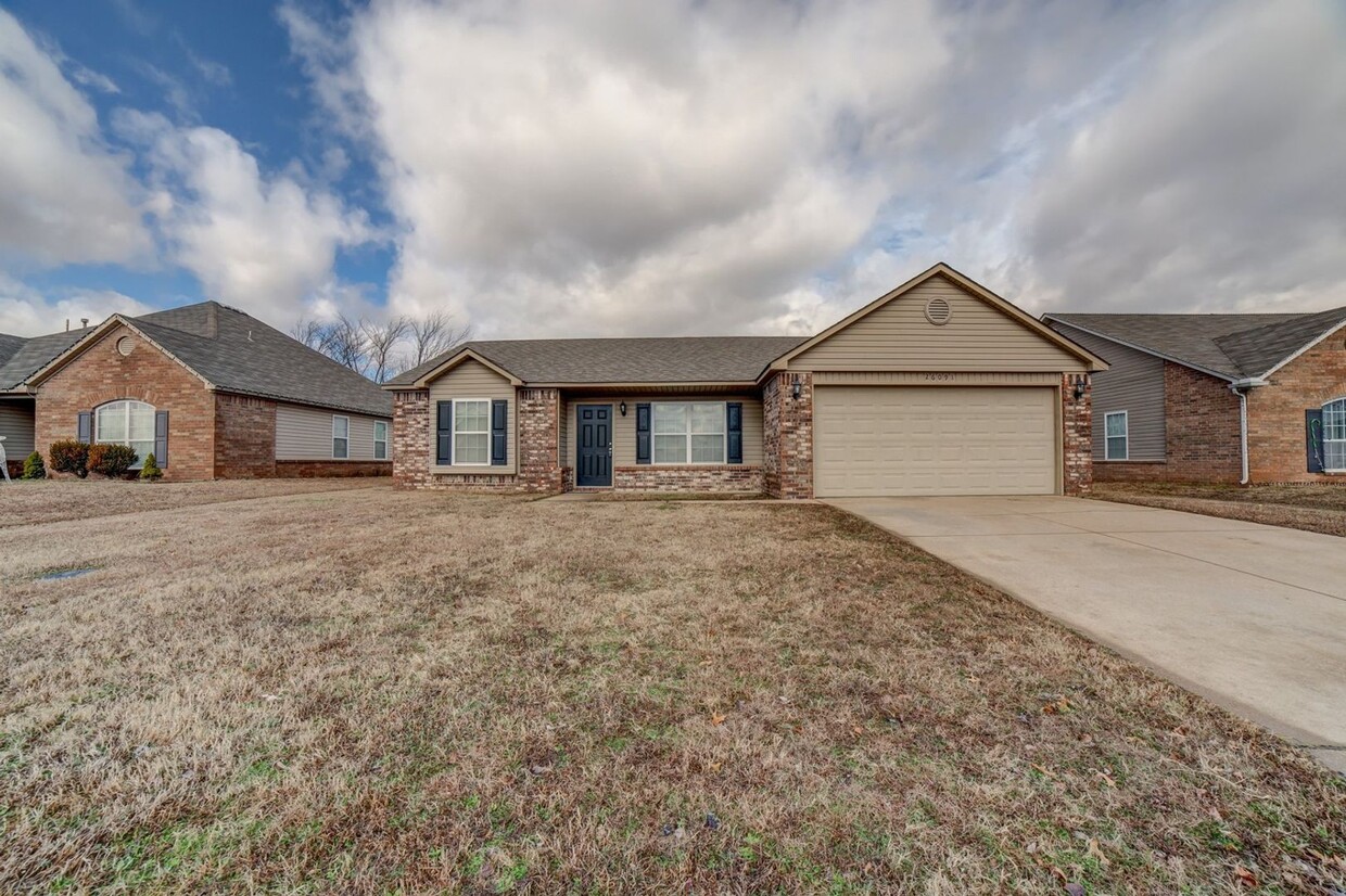 Primary Photo - Beautiful 3 Bed 2 Bath /BA Schools