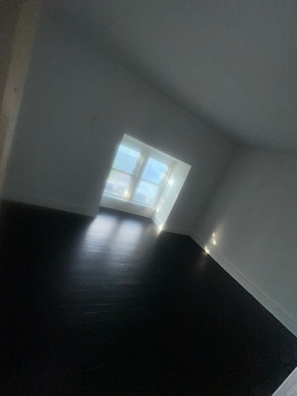 Foto principal - 628 W Princess St