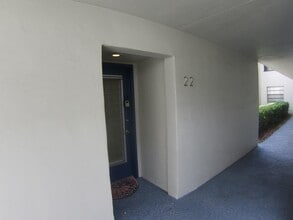 Building Photo - 22 Capri Dr