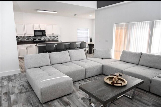 Foto del edificio - 4733 Cumbrian Lakes Dr