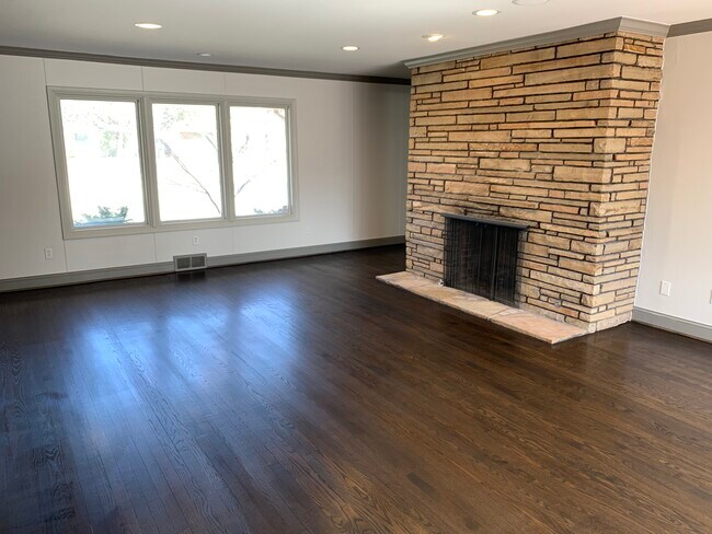 Building Photo - 1720 Dorchester Pl