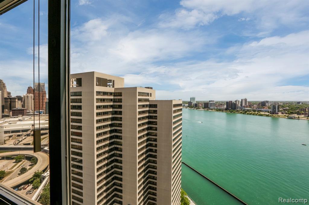 300 Riverfront Dr Unit 26J, Detroit, MI 48226 Condo for Rent in
