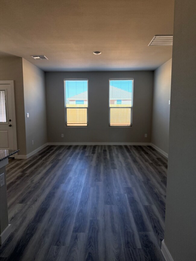 Foto del edificio - 6418 Patrick Clay Dr