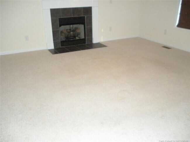 Building Photo - 242 Checkmate Ct
