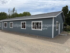 Building Photo - 2839 Elm Ave