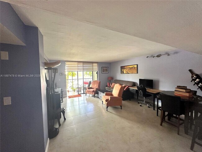 Foto del edificio - 8045 SW 107th Ave