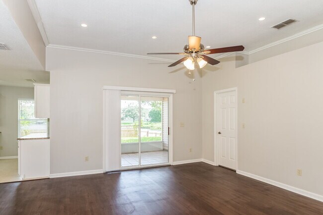 Foto del edificio - 2077 Willesdon Dr W