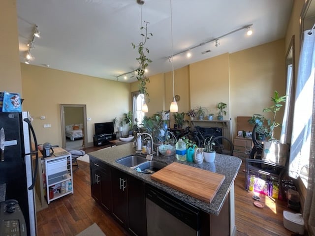 Building Photo - 1221 Hull St