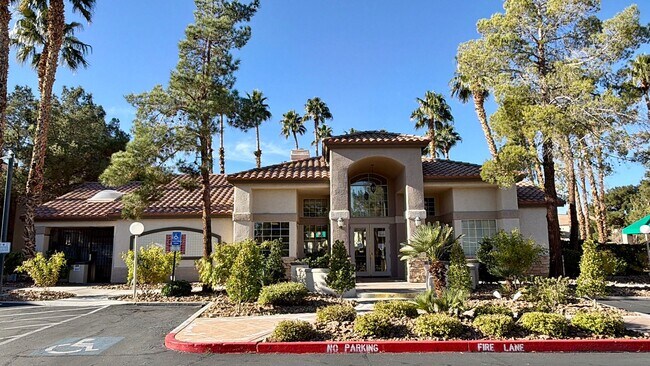 Foto del edificio - Coming soon: 1st floor 2 bedroom condo in central Green Valley