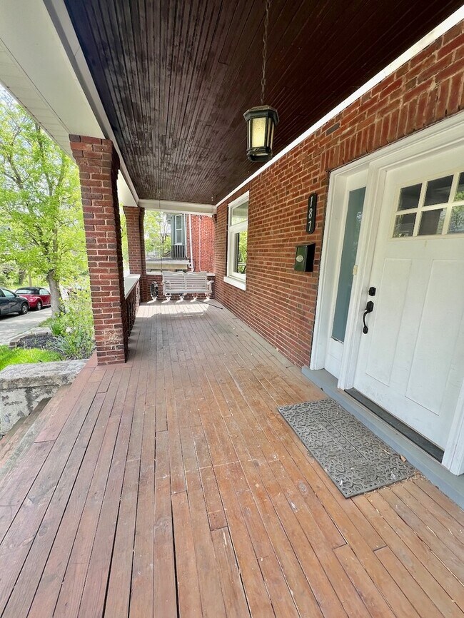 Foto del edificio - 187 Woolper Ave