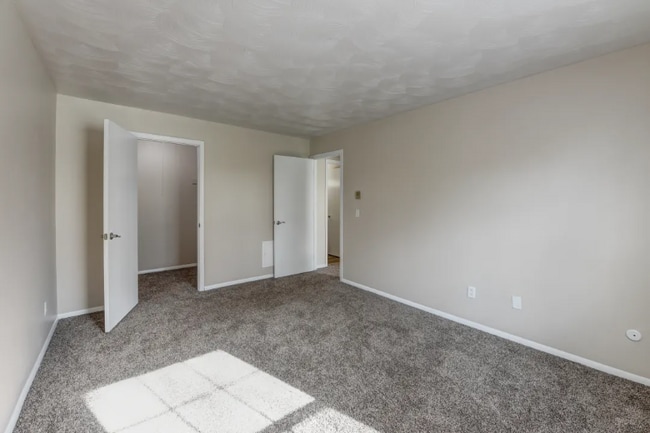 Building Photo - 1255 Oak Hill Ct