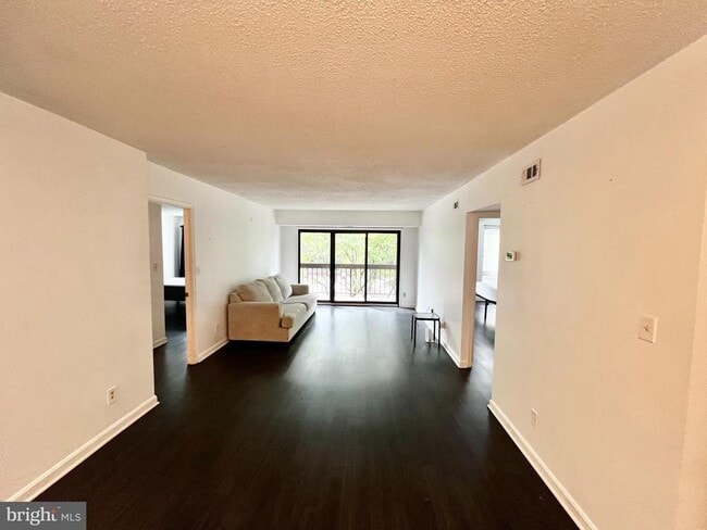Foto del edificio - 805 N Howard St