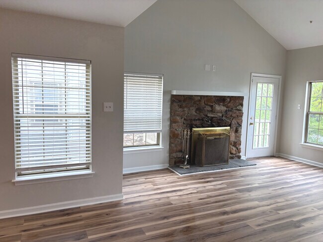 Foto del edificio - 106 Remington Ct