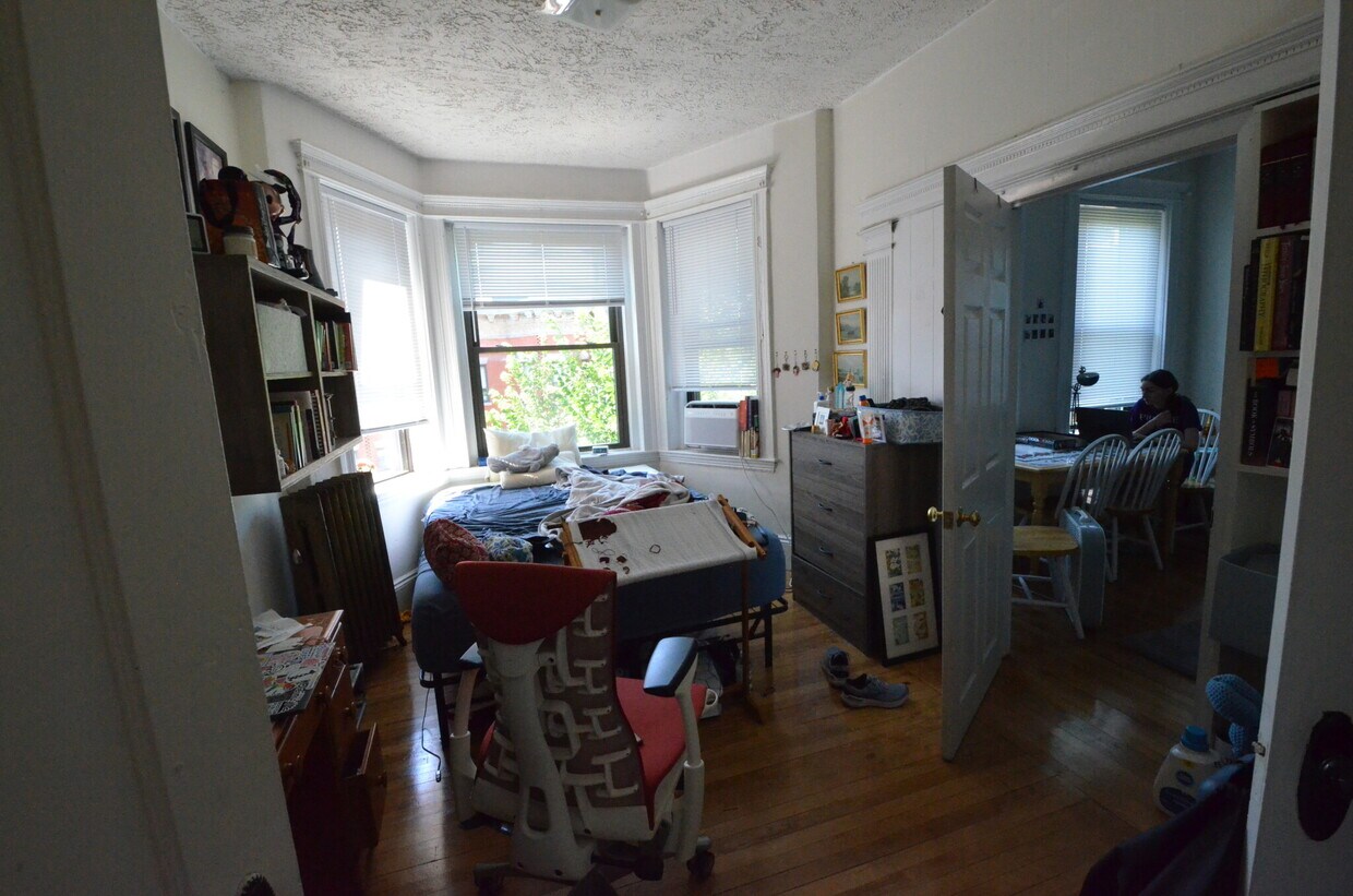 Primary Photo - 58 Burbank St