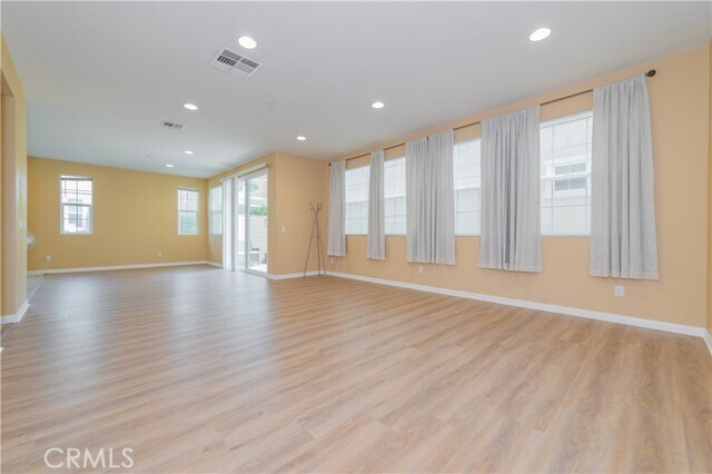 Building Photo - 2852 E Via Terrano