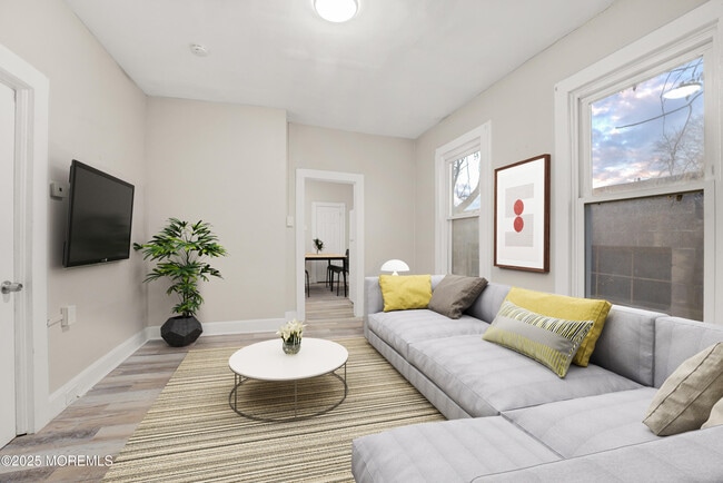 Foto del edificio - 81 Holmes St