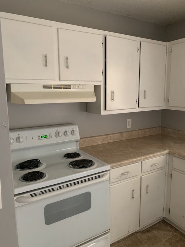 Building Photo - 3102 Kirkland Dr NW