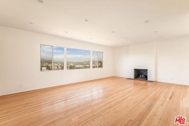 Foto del edificio - 2535 Ivanhoe Dr