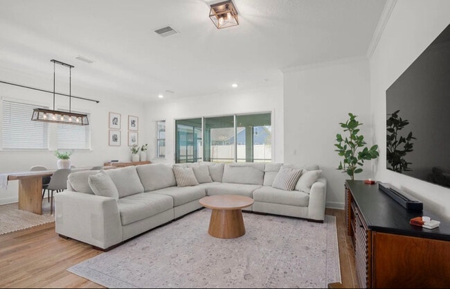 Building Photo - 11325 Hillsong Ct