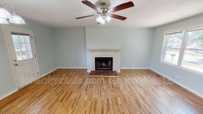 Building Photo - 33 Retriever Ln