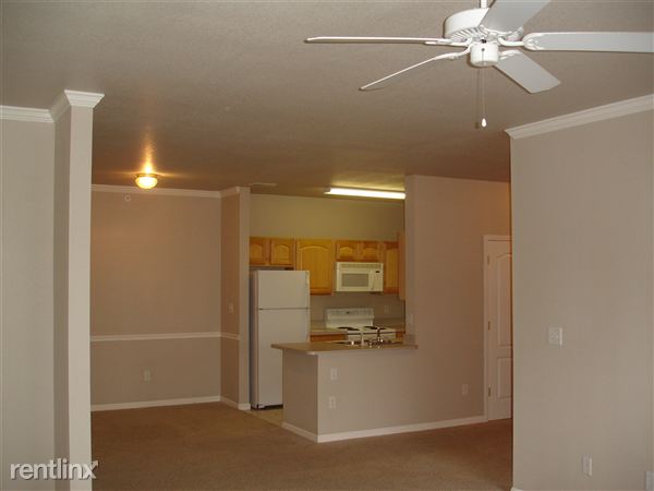 Building Photo - 12913 Tradd St