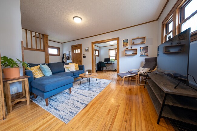 Building Photo - 4242 S 39th Ave