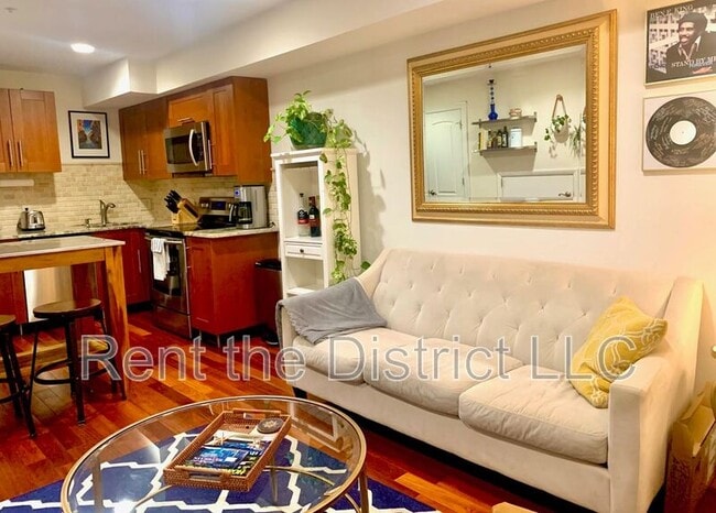 Foto del edificio - 1424 L St SE