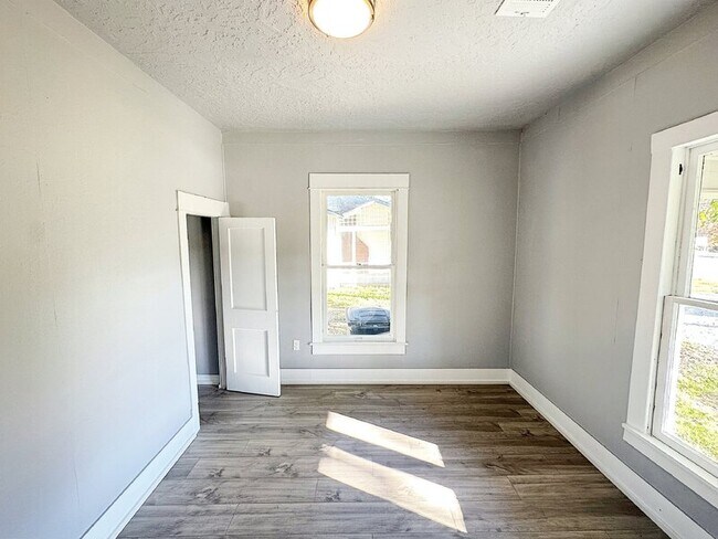 Foto del edificio - 532 S 49th W Ave