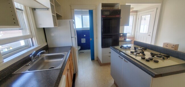 Foto del edificio - Pre-leasing August - 4bd/2ba