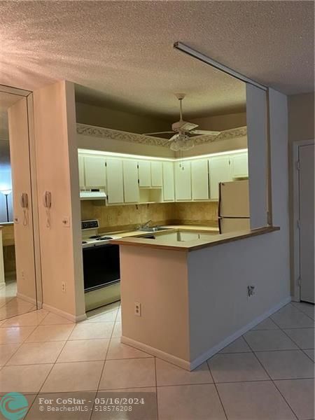 Building Photo - 9854 S Belfort Cir