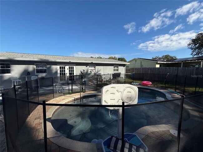 Building Photo - 3066 19th Pl SW