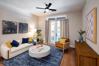 Building Photo - AMLI North Park